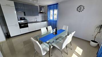 Apartment (A1) | Private kitchen | Espresso maker, fridge, oven, stovetop