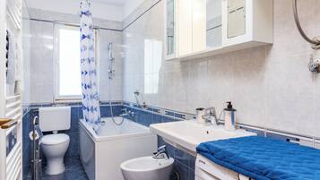 House | Bathroom | Bathtub