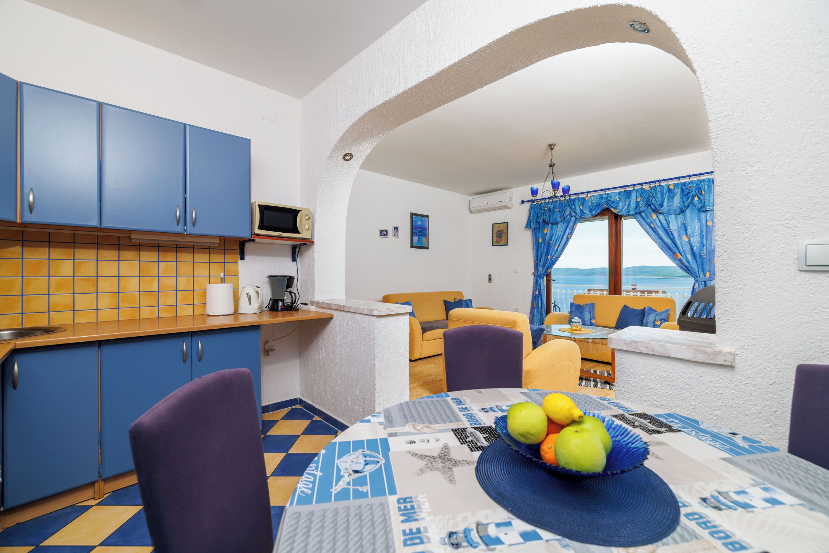 Apartment (A1) | Private kitchen | Fridge, microwave, stovetop, cookware/dishes/utensils