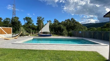 Outdoor pool, pool loungers