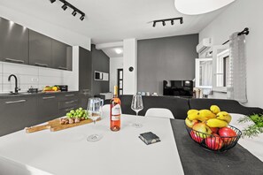House | Private kitchen | Oven, stovetop, dishwasher, espresso maker - House Kacana (Vodnjan)