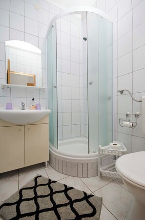 Appartement (A7) | Salle de bain | Douche