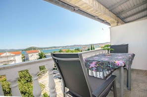Apartment (A7) | Balcony