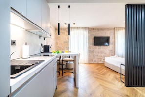Studio (A1) | Eigene Küche