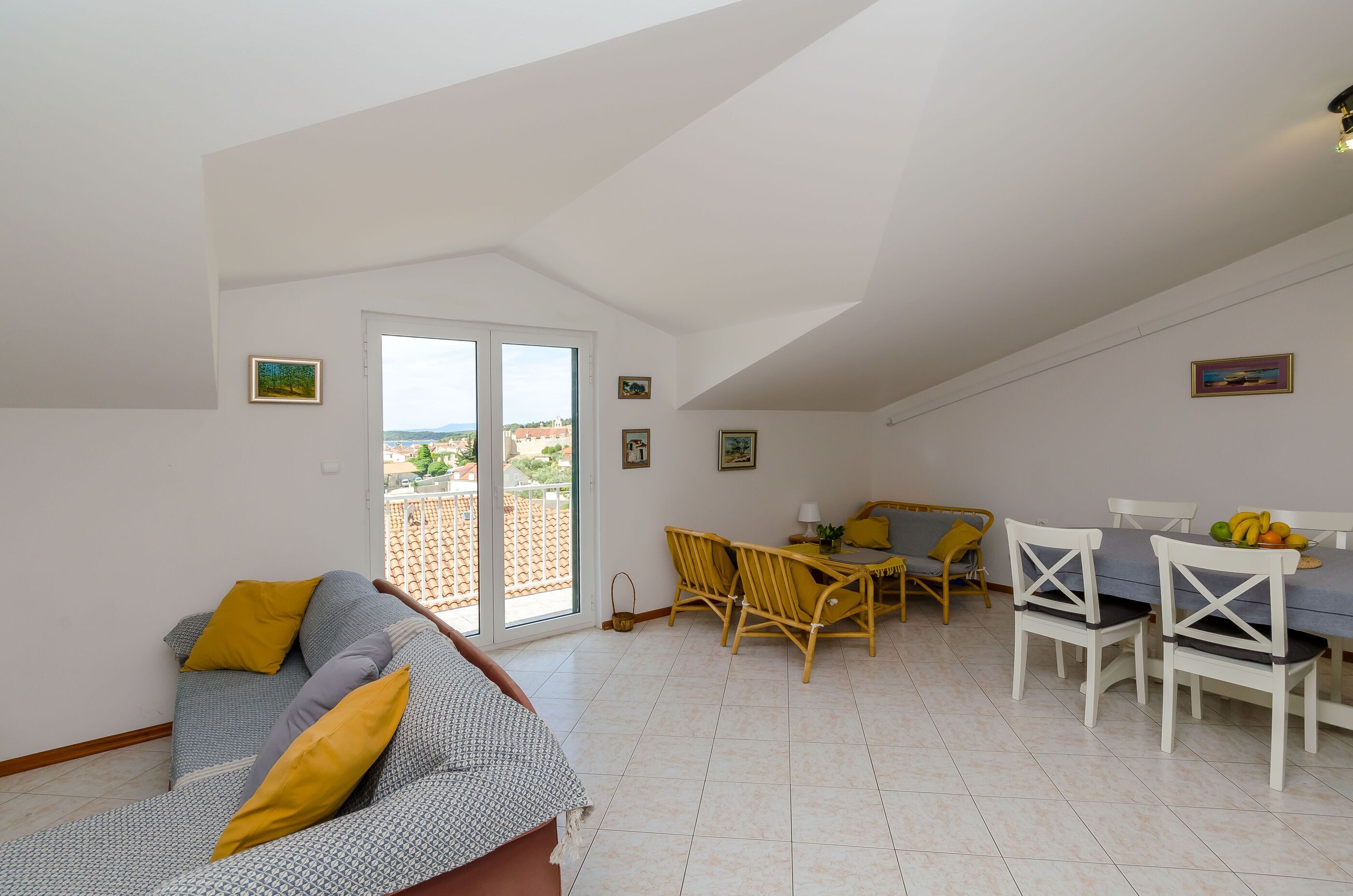 Huoneisto (A1) | Olohuone