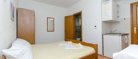 Studio (A1) | Iron/ironing board, free WiFi