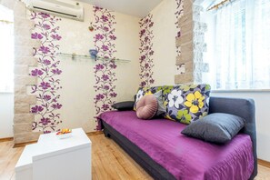 Apartment (A1) | In-room safe, iron/ironing board, free WiFi - Apartment Center With Jacuzzi (Split)