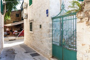 Property grounds - Apartment Center With Jacuzzi (Split)