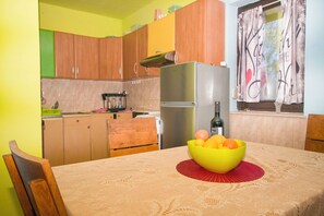 独立别墅 | 私人厨房 | 冰箱、烤箱、炉灶、厨具/餐具