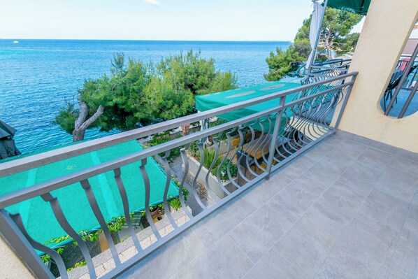 Apartment (A1) | Water view - Apartments Fenix (Primosten)