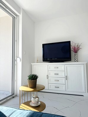 Apartment (A1) | Television - Apartment Simun (Rogoznica)