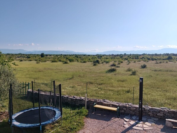 Courtyard - House Mala Kuca (Promina)