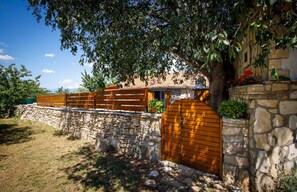 Building design - House Mala Kuca (Promina)