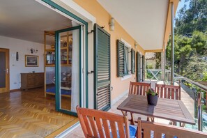 Apartment (A2) | Balcony - Apartments Villa Magnolia (Mali Losinj)