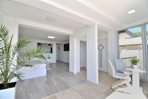 Studio (A2) | Interior