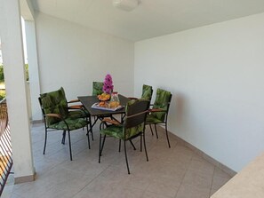 Apartment (A1) | Terrace/patio - Apartment Rosa (Supetar)