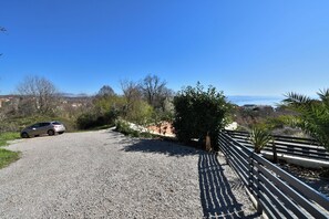 Bãi đậu xe tự phục vụ miễn phí 