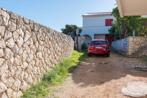 Ubetjent parkering (inkludert)