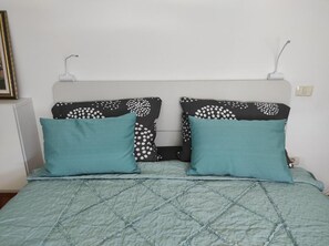 In-room safe, iron/ironing board, free WiFi - Apartment Karolina (Pula)