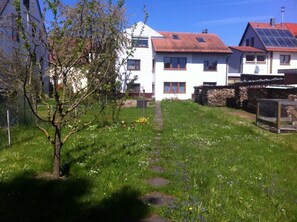 Property grounds - Business or vacation, central 80sqm apartment near Mercedes-Benz / Bosch / Porsche (Renningen)