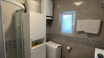 Apartment (A1) | Bathroom | Shower