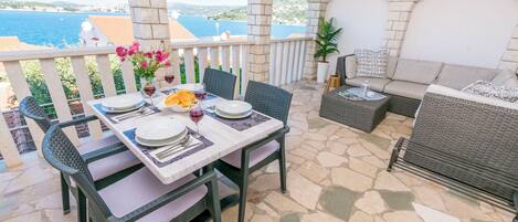 Apartment (A6) | Water view