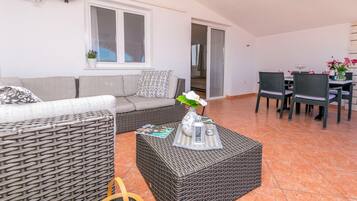 Apartment (A4) | Balcony