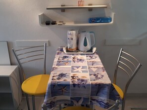 Studio (A1) | Dining - Apartment Apartment Blue (Baska Voda)
