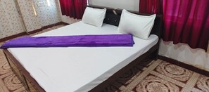 Habitación Deluxe, aire acondicionado | Escritorio, espacio para trabajar con laptop y wifi gratis 