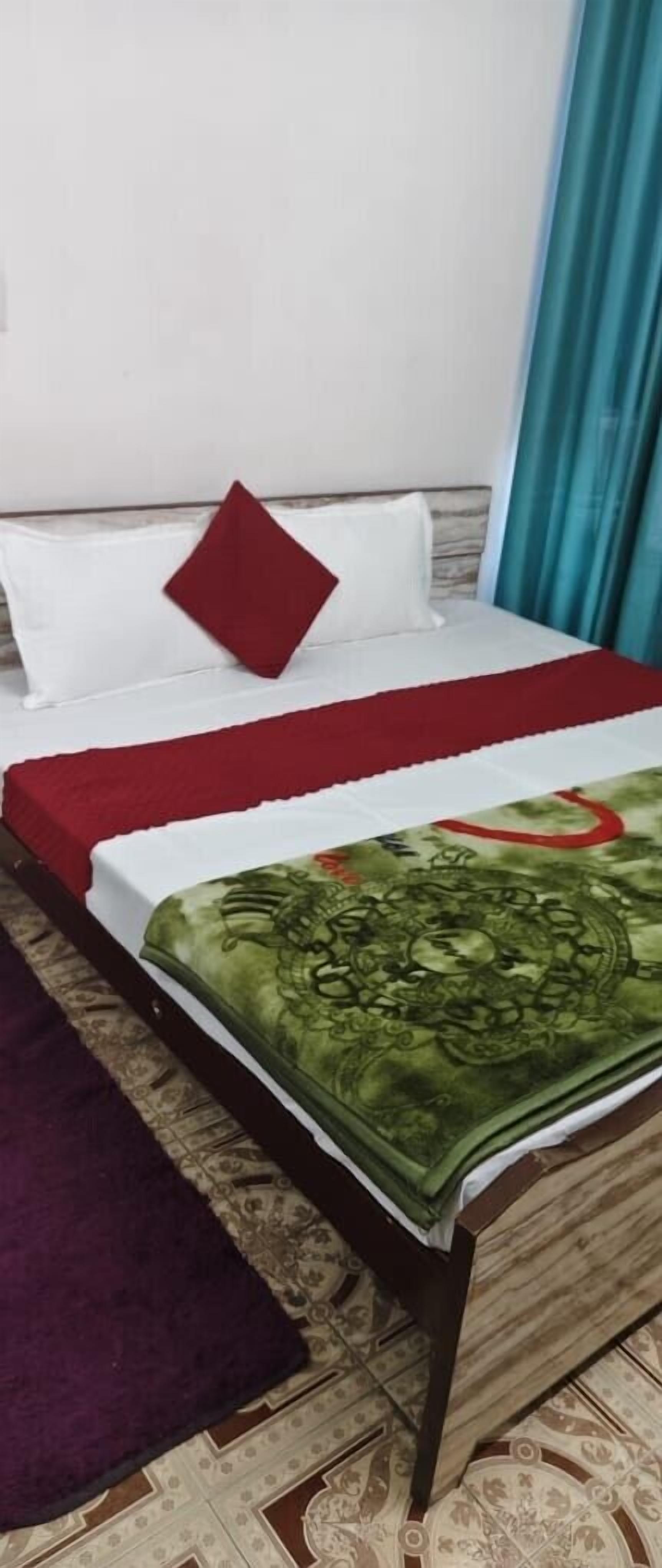 Habitación estándar, para fumadores | Escritorio, espacio para trabajar con laptop y wifi gratis 