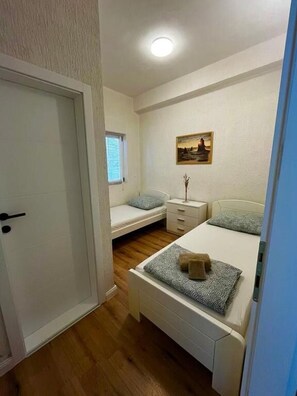 Apartment (A1) | In-room safe, iron/ironing board, WiFi (free) - Apartment Lulu (Omis)