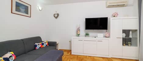 Apartment (A2) | Living room