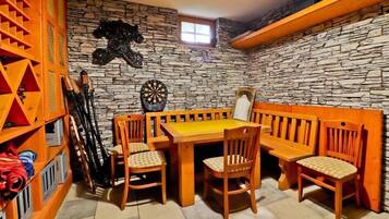 House | Outdoor dining