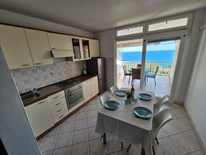 Private kitchen - Apartments Sea and Pine (Jelsa)