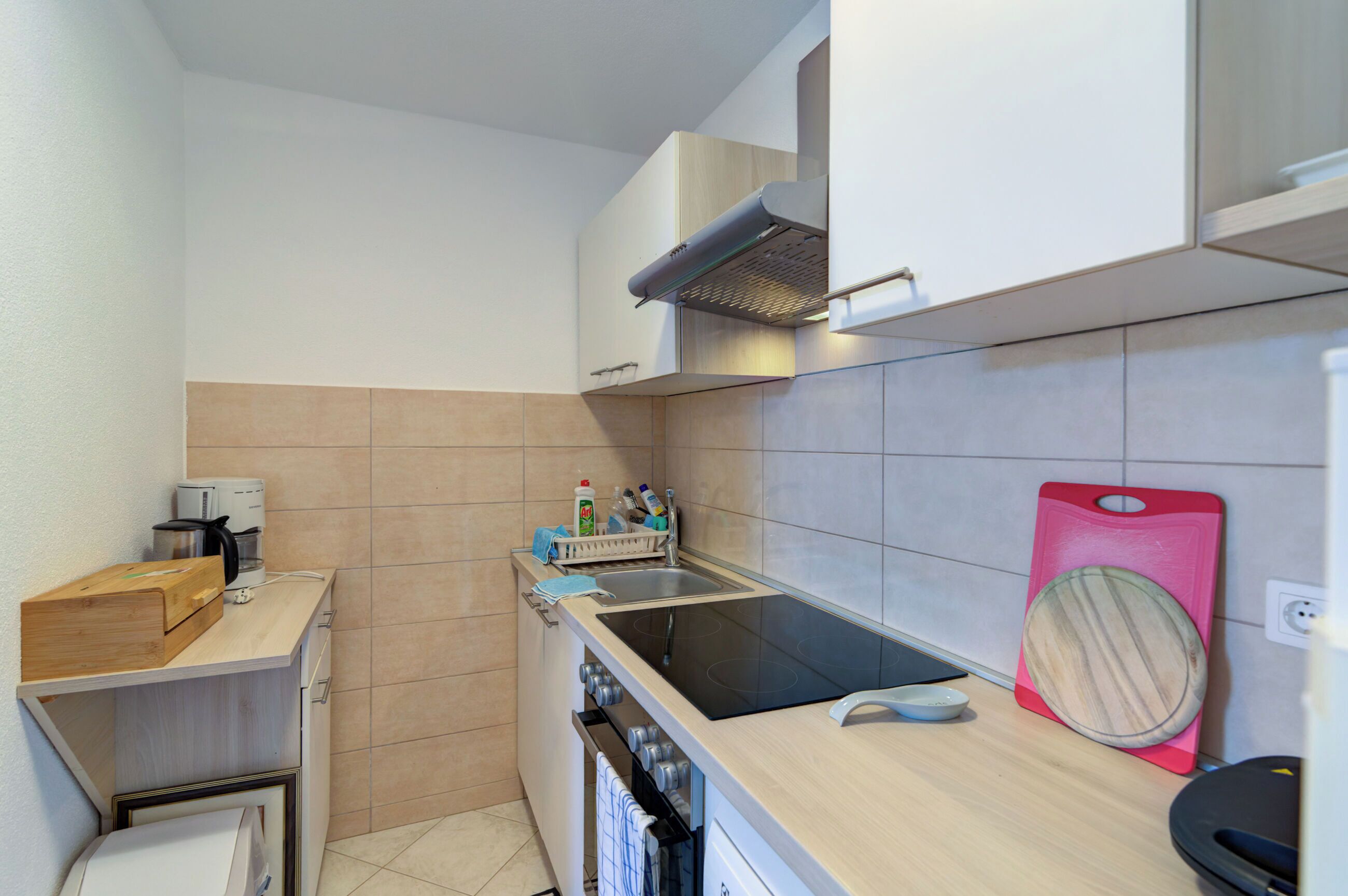 Apartment (A1) | Eigene Küche | Kühlschrank, Mikrowelle, Ofen, Herdplatte