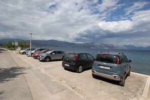 Parking - Apartment Rot (Postira)