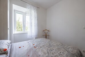 Apartment (A1) | Iron/ironing board, free WiFi - Apartment Rot (Postira)