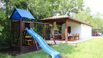 Área de parrillas y picnic