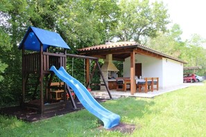 Área de parrillas y picnic