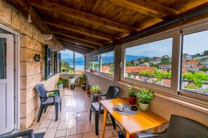 Water view - Apartment New (Supetar)