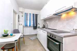 Fridge, microwave, oven, stovetop - Apartment New (Supetar)
