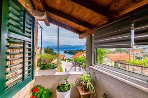 Water view - Apartment New (Supetar)