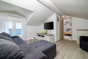 House | Living room | Smart TV, streaming services - House Emma (Crikvenica)