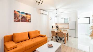 Apartamento (A1) | Sala de estar | Una Smart TV, Netflix