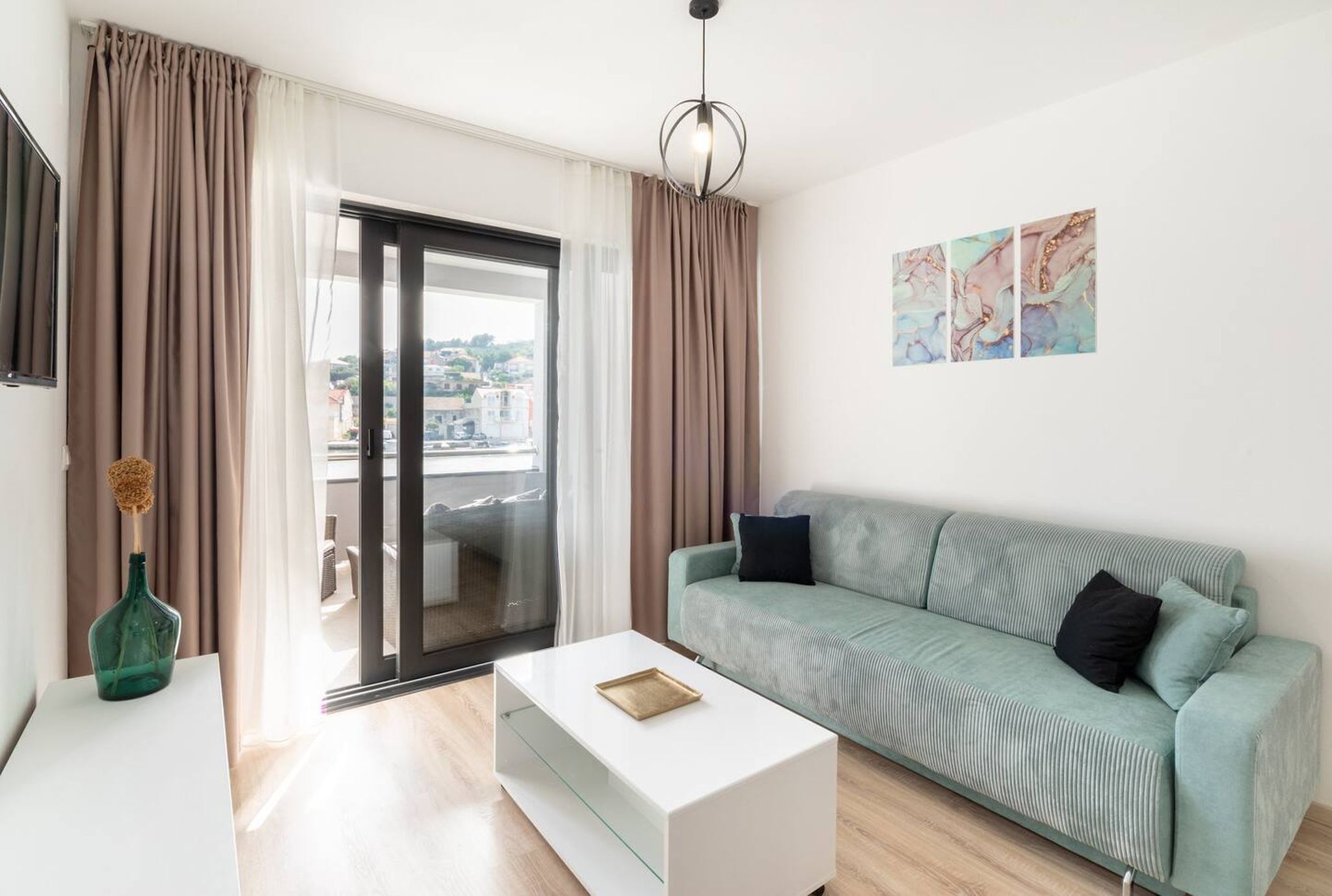 Leilighet (A2) | Oppholdsrom | Smart-TV og Netflix