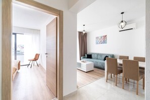 Apartment (A2) | Dining