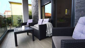 Căn hộ (A1) | Ban công