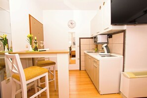 Studio (A1) | Private kitchen | Fridge, microwave, stovetop, espresso maker - Apartment Koko (Biograd na Moru)