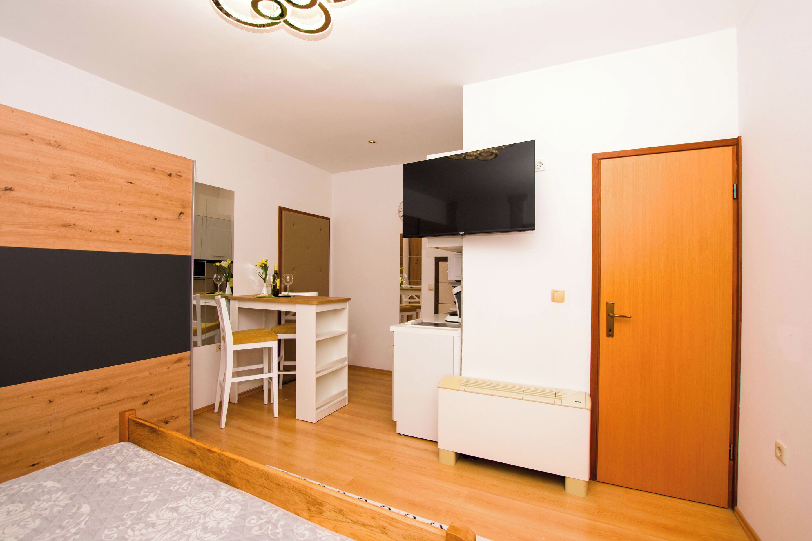 Studio (A1) | Fernseher