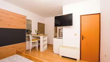Studio (A1) | Fernseher